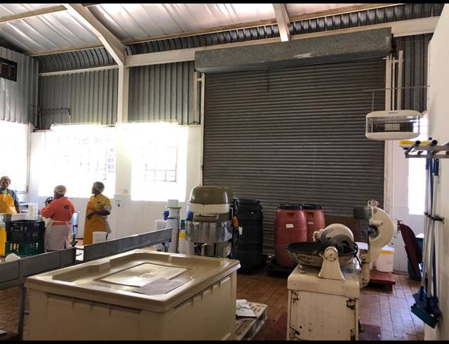 3,000M² WAREHOUSE FOR SALE IN BOLTONIA